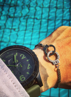 欧美时尚PUT DOWN凹刻字母麻花链手镯潮男女钛钢情侣手铐手链饰品