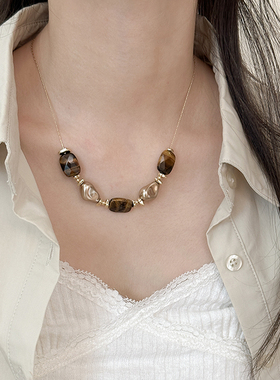 哑金色冷淡风虎眼石吊坠项链