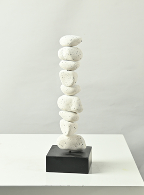 轻奢树脂摆件客厅桌面石头叠罗汉