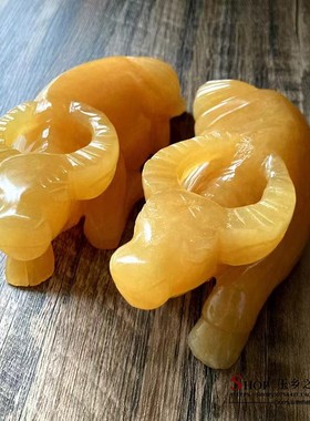 天然米黄玉生肖卧牛摆件一对客厅
