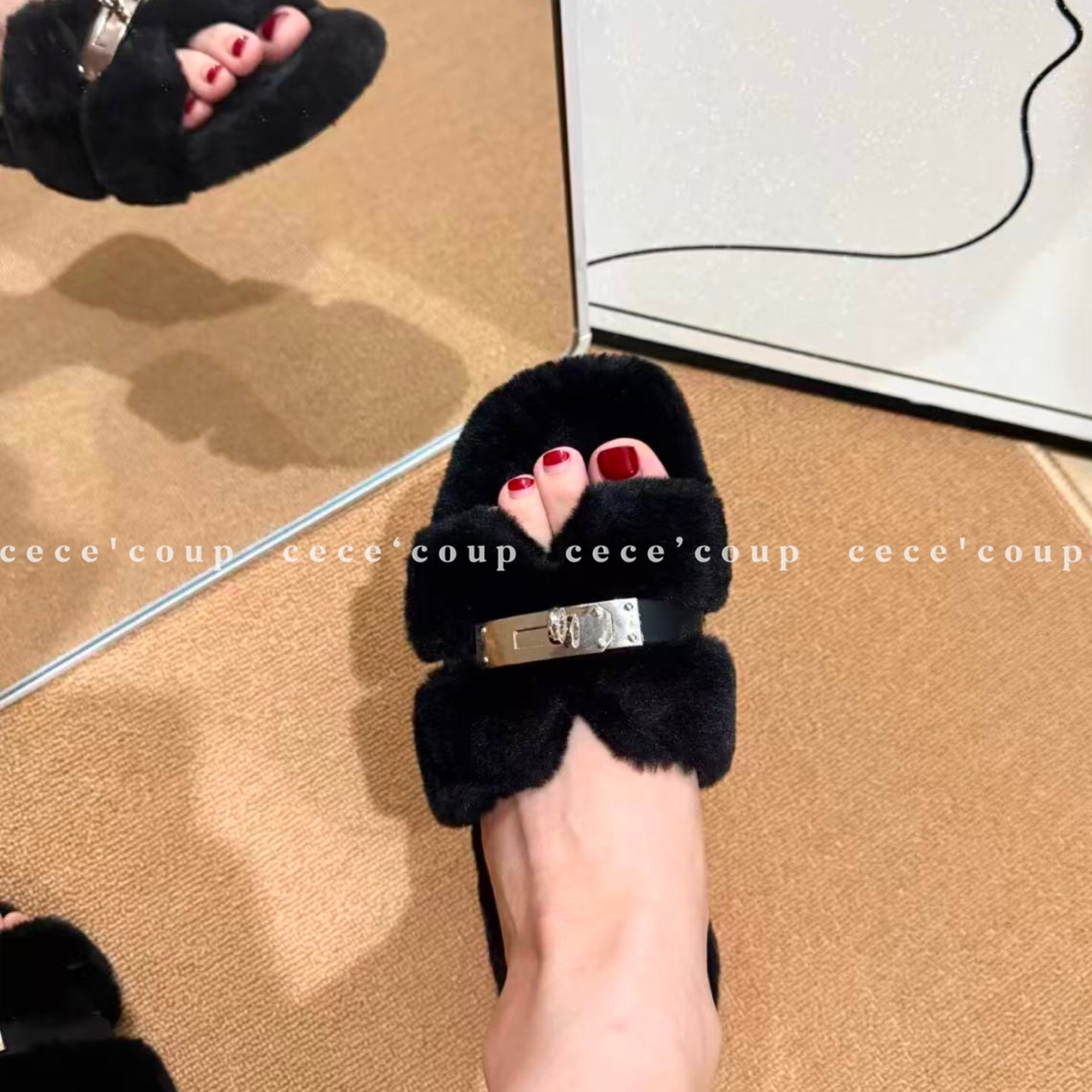 cece coup 穿搭界的神!10/07 新品 25FW 羊毛金属扣高级感毛拖鞋 - 图3
