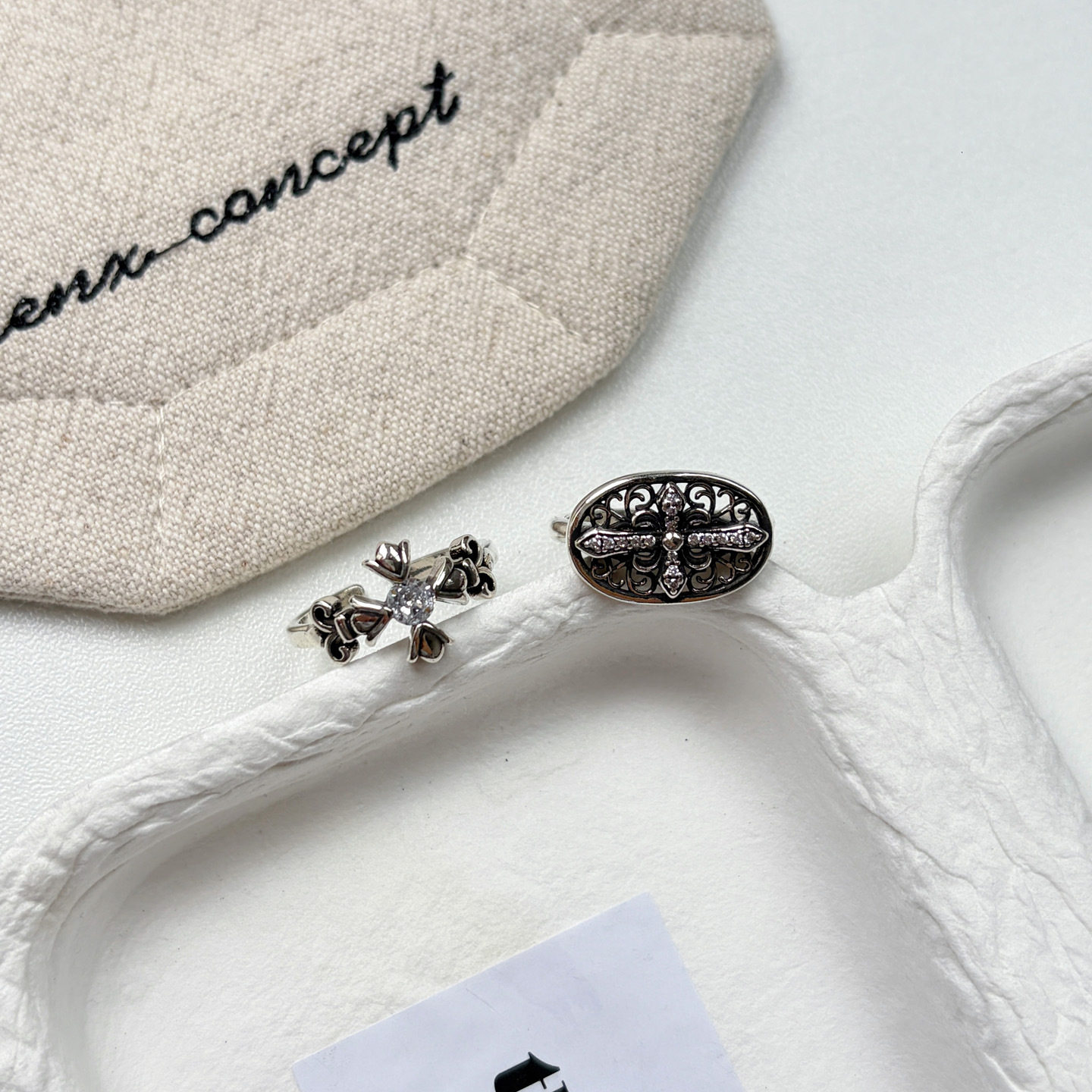 Niche cool retro oval hollow pattern cross ring for women new flower cross opening adjustable