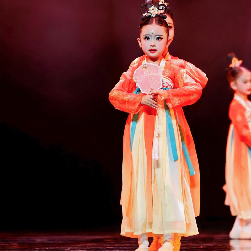 俏扇妆钿演出服儿童古典舞表演服装女中国舞襦裙古风汉服舞蹈服,淘宝优惠券,粉丝福利购,淘宝优惠卷