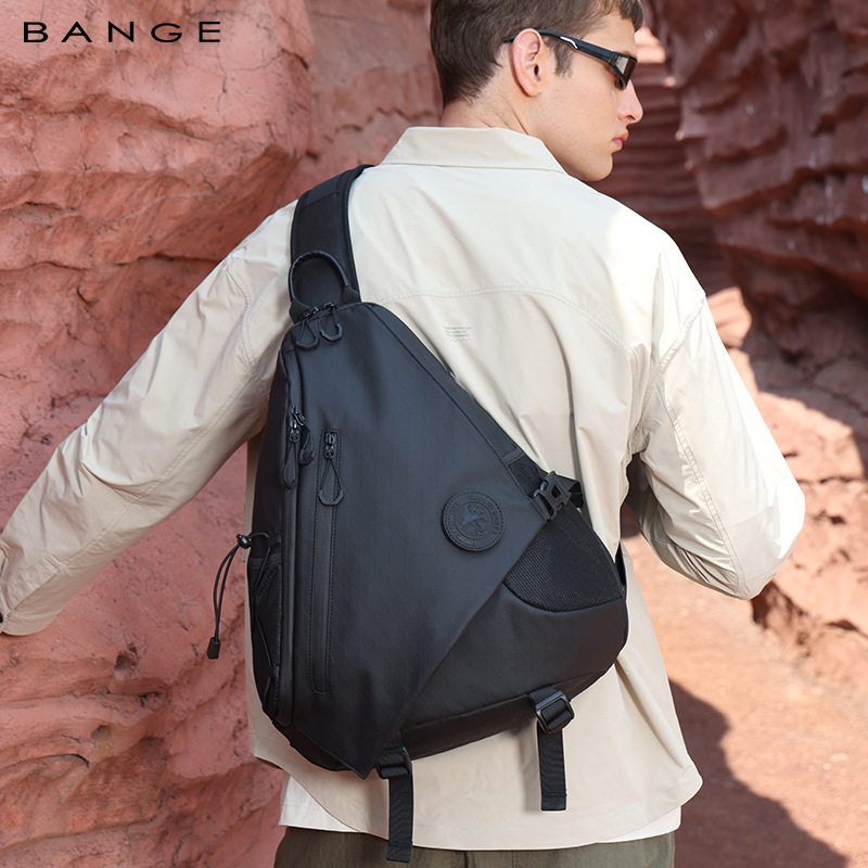 Outdoor large-capacity sports travel chest bag for men multi-functional waterproof 13-inch cycling crossbody bag trendy bow and arrow bag
