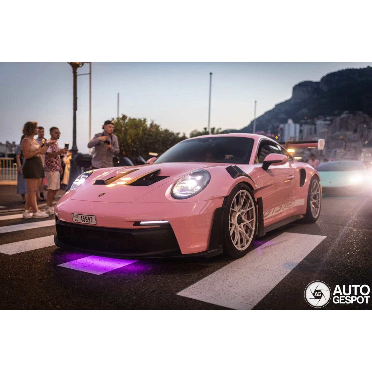 [程逸预售]Stance Hunters SH1:64保时捷 911 992 GT3 RS合金车模 - 图3