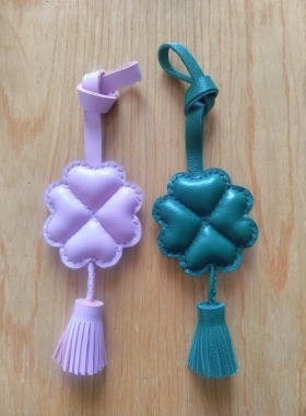 手工真皮幸运四叶草钥匙扣挂件，包包挂饰，汽车挂件