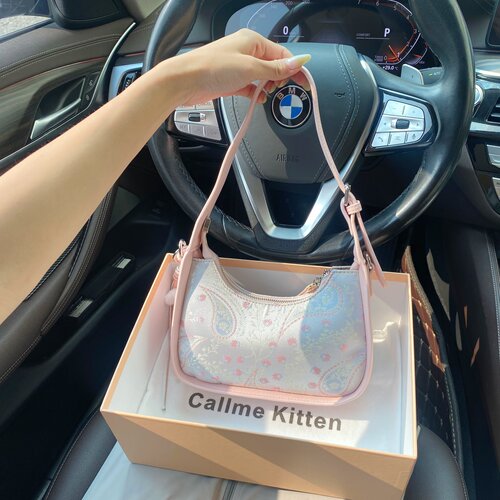 CallmeKitten高级感撞色刺绣法棍腋下包包2026新款小众轻奢新月包 - 图2