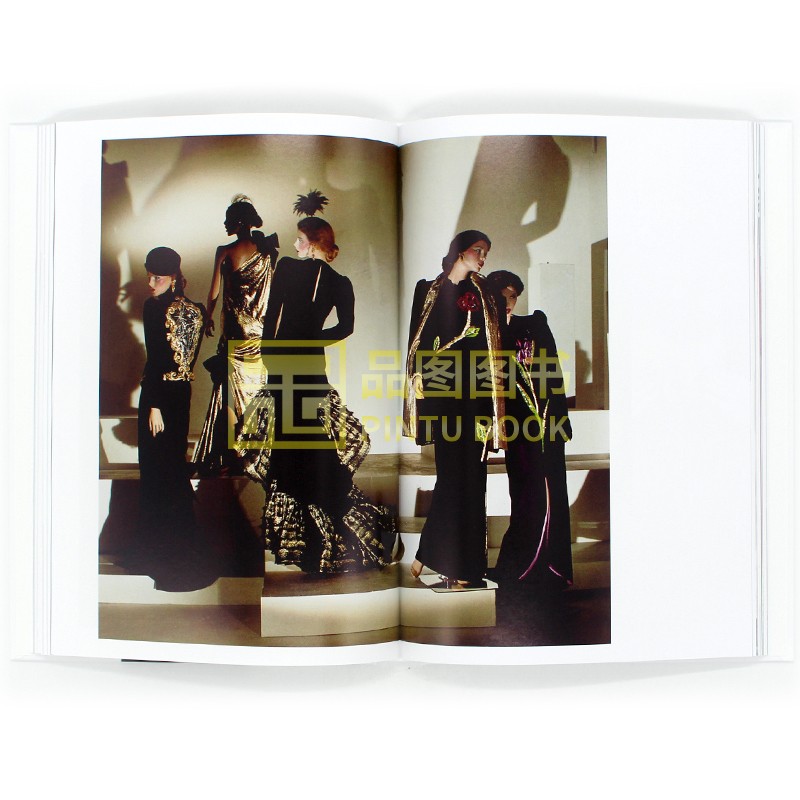 品图图书专营店现货 Yves Saint Laurent 伊夫·圣洛朗:时尚设计和摄影的先锋偶像 圣罗兰高级定制与成衣设计记录摄影册 服装服饰摄影 英文原版2