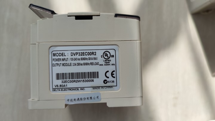 台达PLC DVP32EC00R2成色实物图 功能正常 - 图0