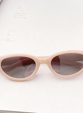 猫眼白色框墨镜女款登山可折叠高级感复古三角偏光2025新款太阳镜