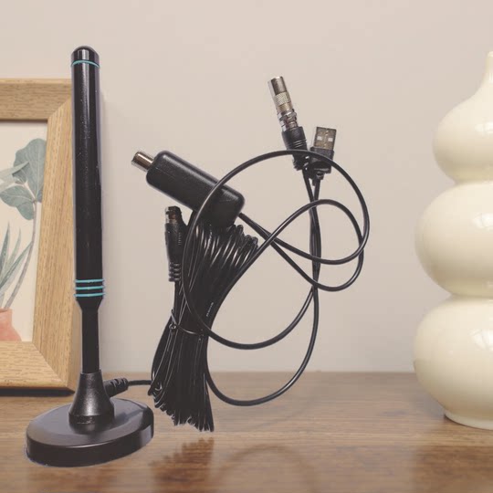 Columna larga de antena de TV digital terrestre DTMB para visualización de TV gratuita de 8 metros desde el balcón de la ventana en el tercer piso para mejorar la recepción