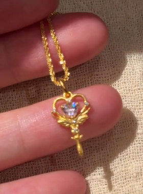 超闪镂空爱心权杖项链