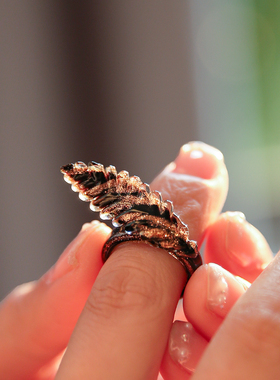 出口北海道 重工羽毛浮夸戒指 纯手工琉璃戒指 送女生戒指 羽毛戒