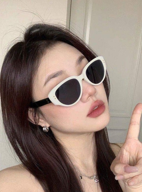 白框墨镜女美式辣妹防晒猫眼太阳镜凹造型拍照小框墨镜高级感遮阳
