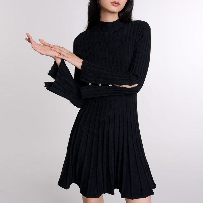 Maje2025秋冬女装法式时尚黑色喇叭袖这周裙摆收腰短款针织连衣裙,淘宝优惠券,粉丝福利购,淘宝优惠卷