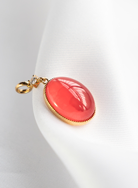 天然阿根廷冰种蛋面红纹石18K金镶圆形吊坠可爱定制女神闺蜜礼物