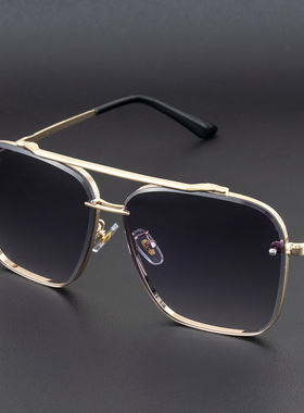 飞行员墨镜男士开车防紫外线防强光太阳镜男款旅行驾驶超酷眼镜潮