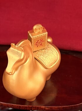 轻奢国风立马发财可旋转摆件