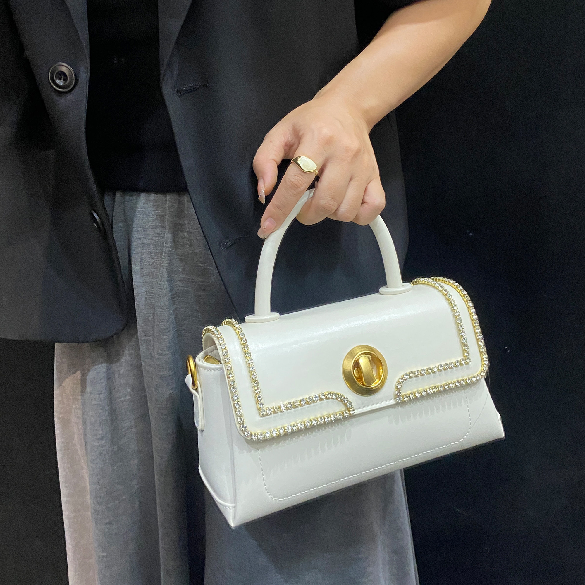 白色包包小众设计时尚简约手提包2025新款水钻小包百搭斜挎包女包,淘宝优惠券,粉丝福利购,淘宝优惠卷