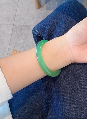 天然玛瑙手镯天然翡翠冰种玉镯子