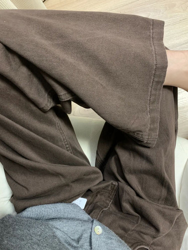 咖色直筒牛仔裤女秋季新款大码梨形身材宽松显瘦阔腿设计感裤子潮 - 图0