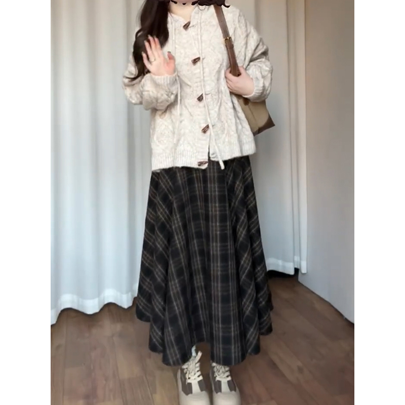 美拉德复古格子半裙大码胖mm大摆裙显瘦梨型女高腰a字半身裙子潮 - 图3