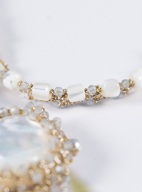 手工梭编法式复古蕾丝项链白蝶贝珍珠包钻吊坠小众饰品秋冬毛衣链