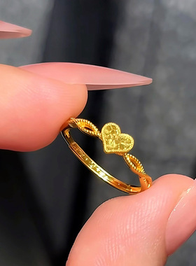 钛钢高保色精致时尚爱心戒指