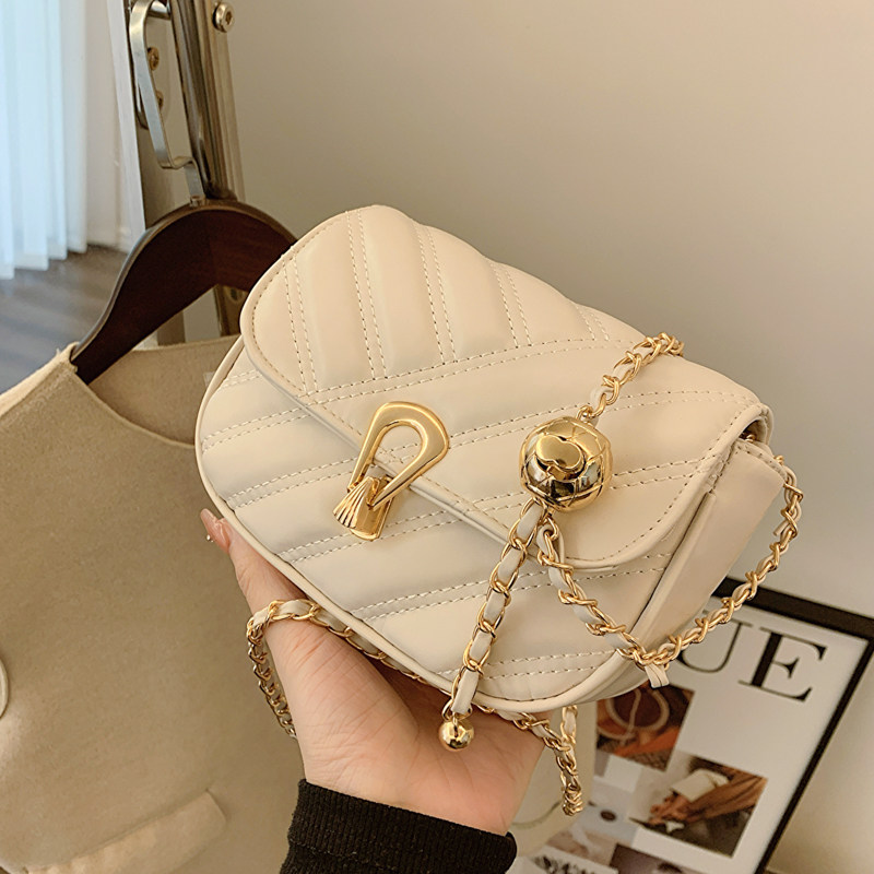 今年流行百搭ins锁扣小包包女2024新款韩版百搭单肩斜挎包小方包,淘宝优惠券,粉丝福利购,淘宝优惠卷