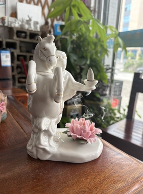 陶瓷马摆件十二12生肖红黄白色马瓷器工艺品招财客厅摆设家居饰品