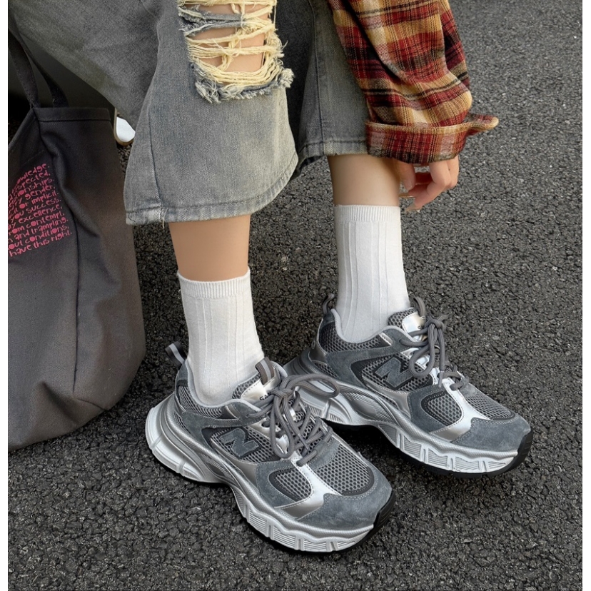 明星同款老爹鞋女2024秋季新款真皮运动鞋轻便厚底爆款慢跑鞋N字