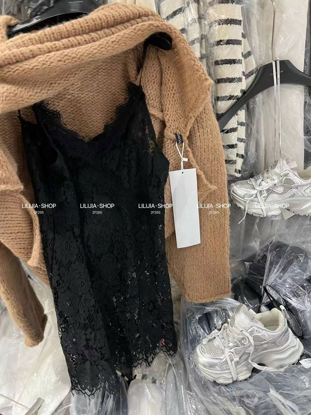 五折福利。新款韩版百搭性感设计感内搭蕾丝吊带连衣裙潮