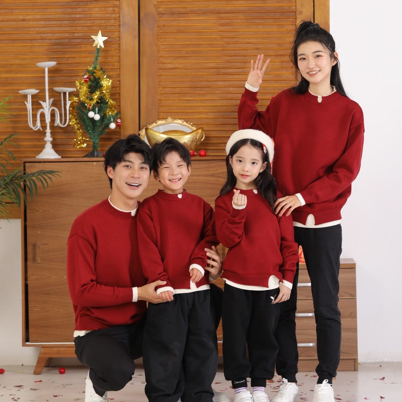 不一样的2025新年亲子装秋冬季过年红色毛衣一家三四口高级拜年服,淘宝优惠券,粉丝福利购,淘宝优惠卷