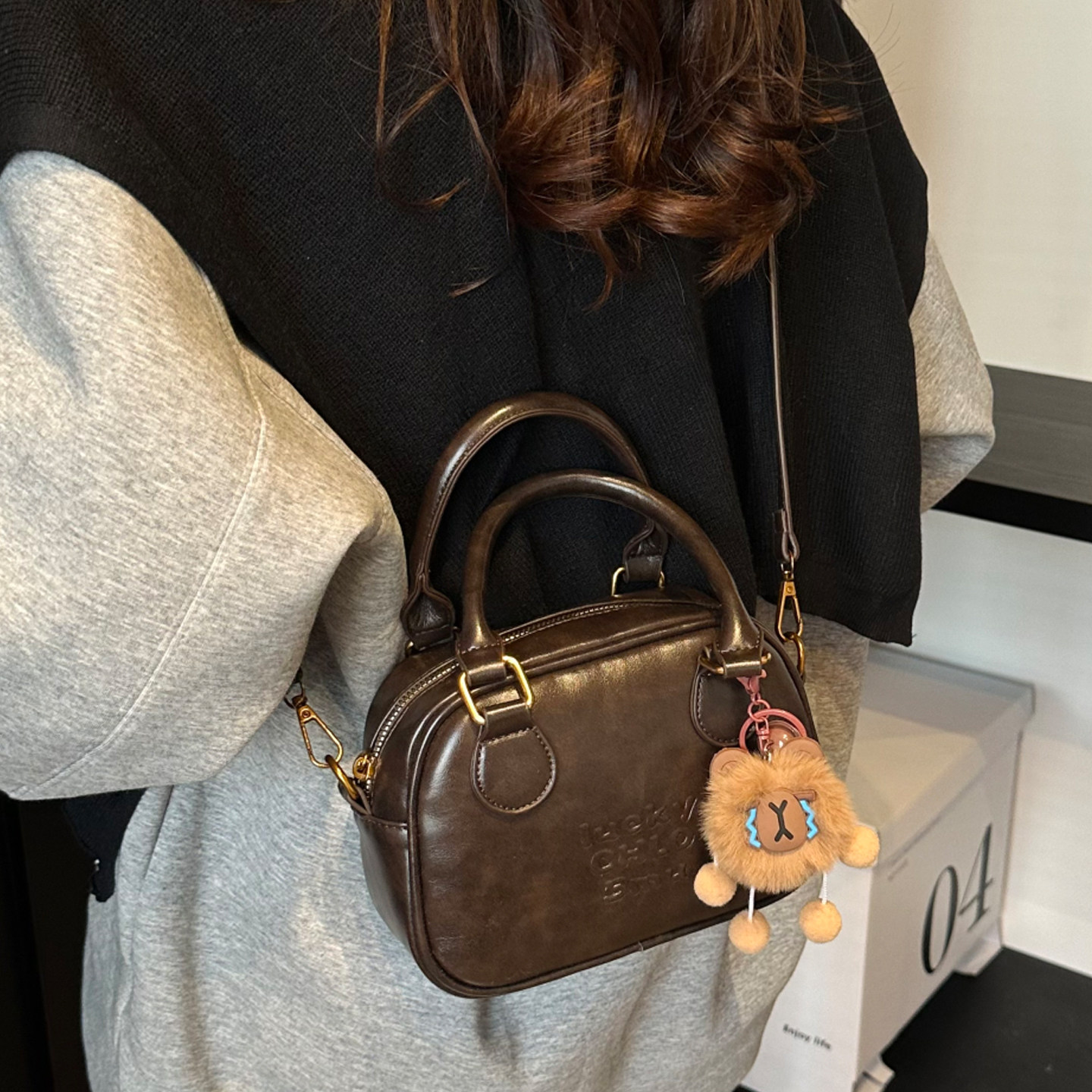 小众复古保龄球包女包2026新款时尚百搭手提单肩小方包迷你斜挎包,淘宝优惠券,粉丝福利购,淘宝优惠卷