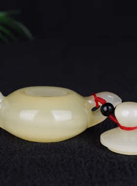 天然新疆和田玉把把壶手把件