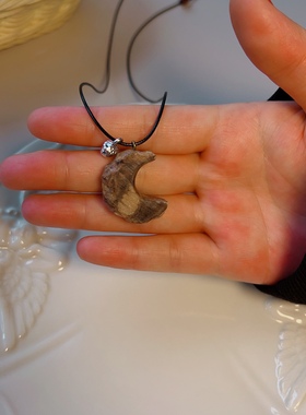 手工沉香木质月亮皮绳项链女国风