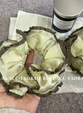 低饱和茶绿色花边大肠发圈扎头绳