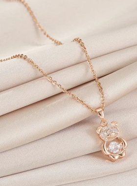 小熊项链女轻奢气质ins跳动的心锆石吊坠钛钢锁骨链网红同款饰品