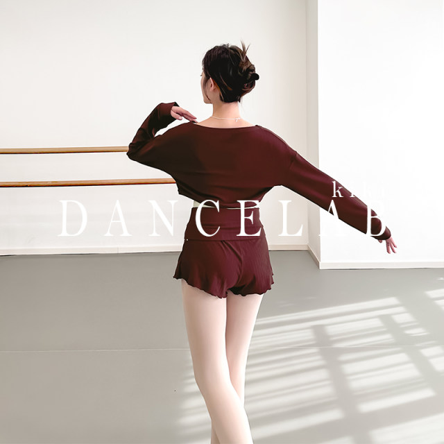 Dancelabkiki knitted blouse ຮຸ່ນວ່າງ