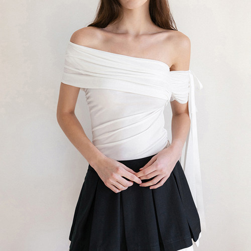 Amyway【简约百搭】小众复古纯色一字肩系带褶皱短袖飘带T恤上衣 - 图1