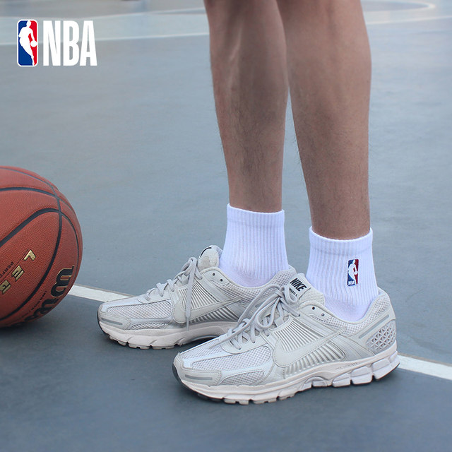 ກິລາບ້ວງ NBA ຖົງຕີນກາງ-calf ຂອງຜູ້ຊາຍຄລາສສິກ
