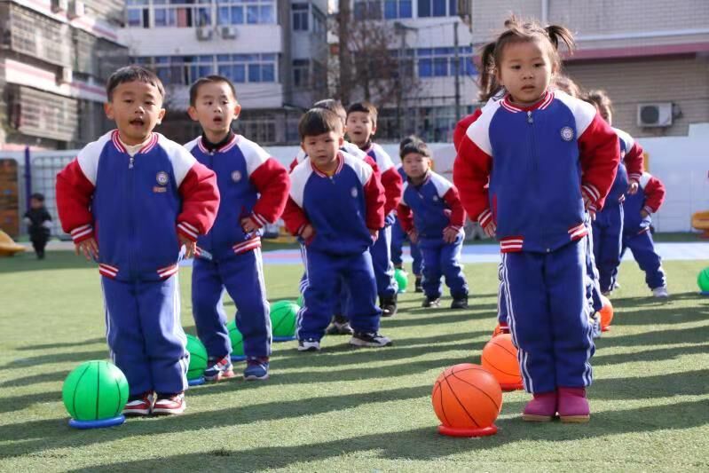 幼儿园无声体操环投掷套圈儿童固定塑料水果垫西瓜篮足球摆放托座