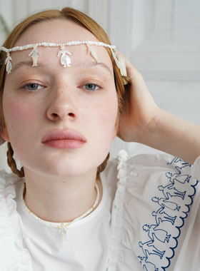 Unlogical Poem 复古小众天然贝母雕刻剪影小人项链