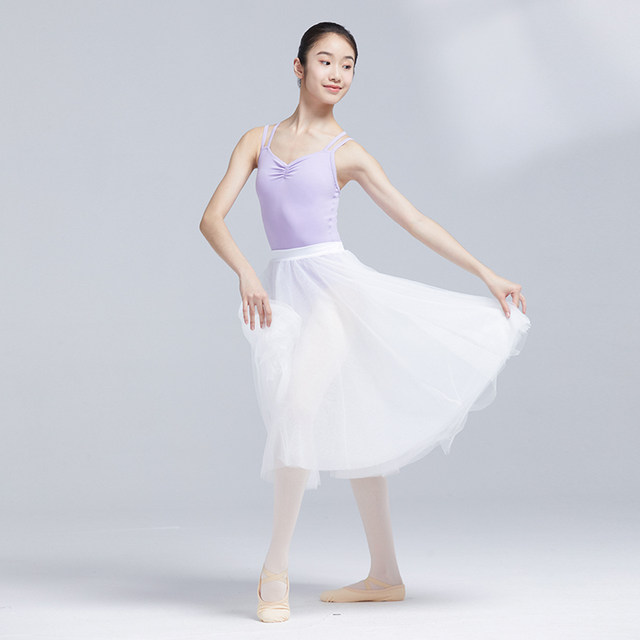 Sansha can be used as a chest pad for girls to practice dance