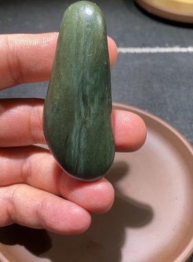 捡漏价新疆和田玉籽料青玉原石籽料沙枣青天然原石手把件手搓