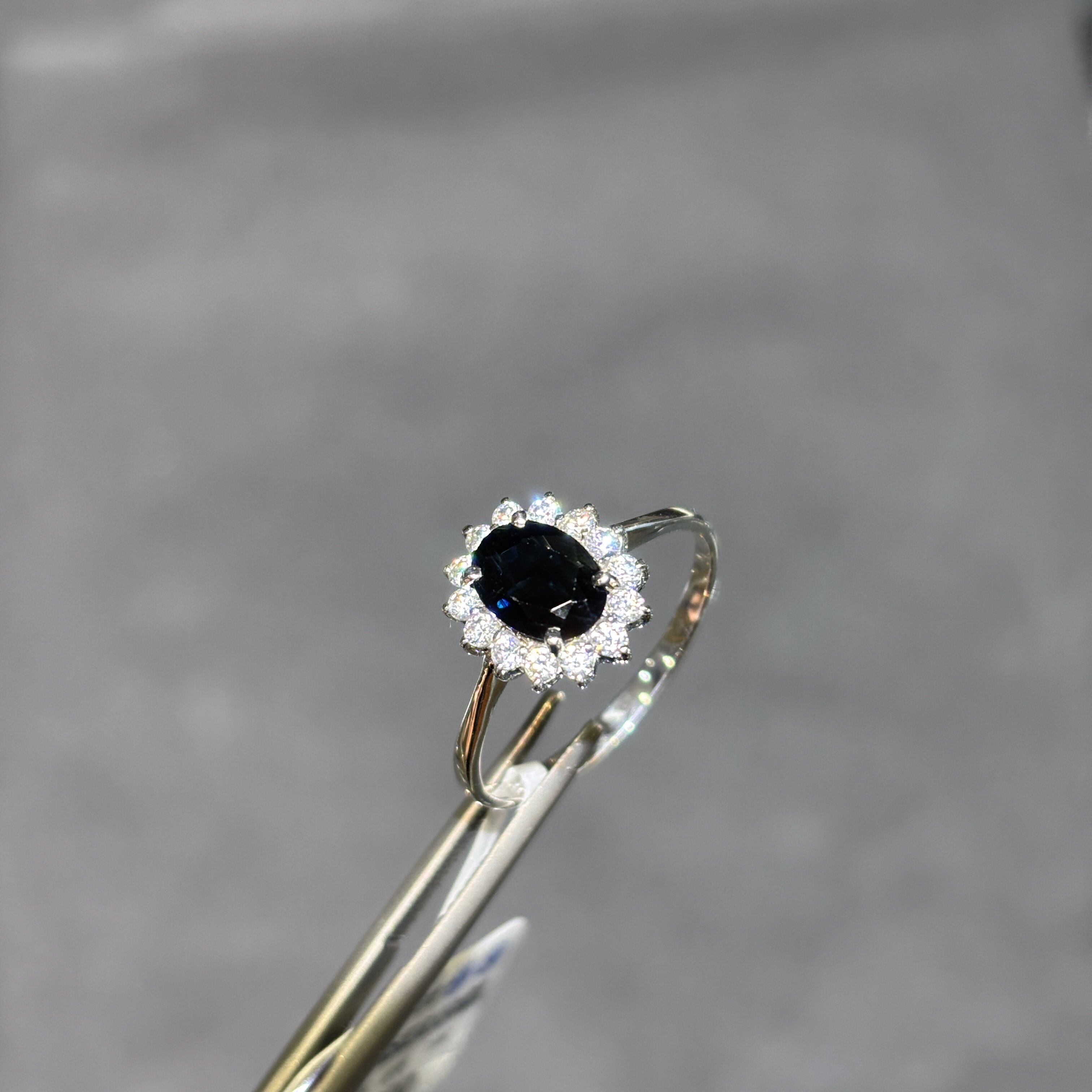 18k white gold natural sapphire ring Princess Diana style