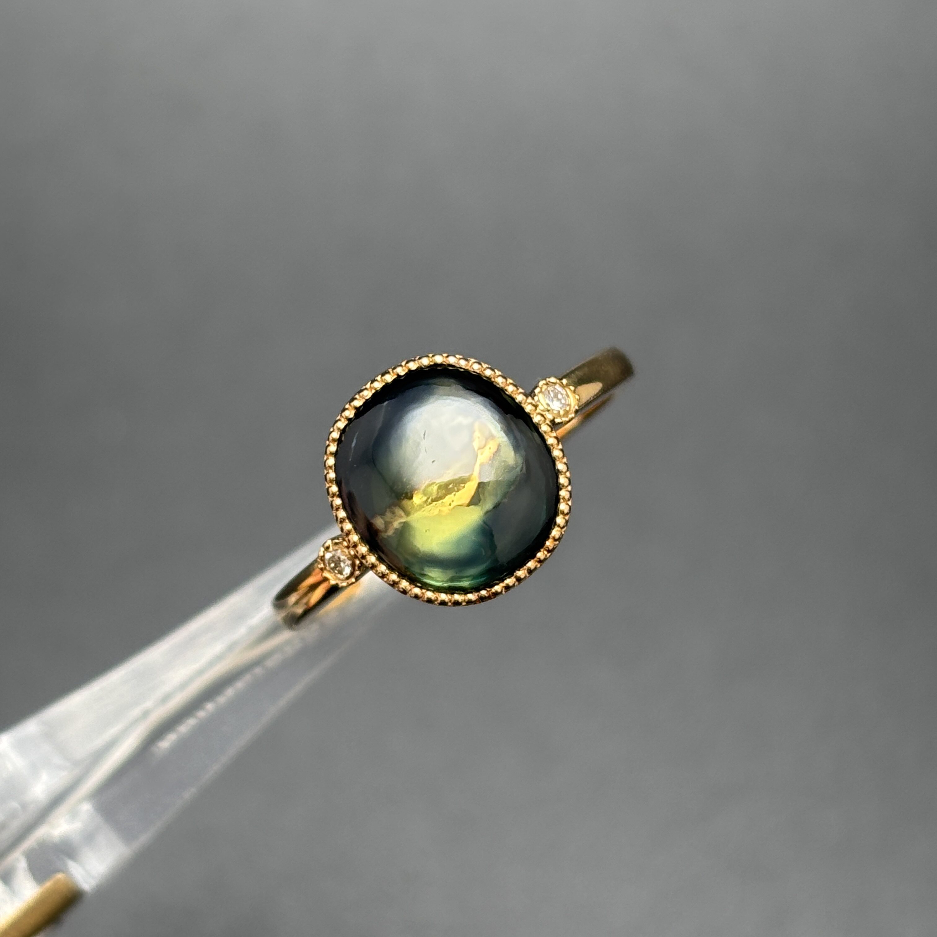 18k gold natural color sapphire ring plain egg face oval sugar tower yellow and blue gradient with diamond women's ring