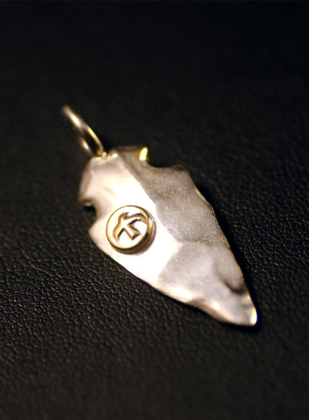 高桥吾郎一休纯银点长矛吊坠