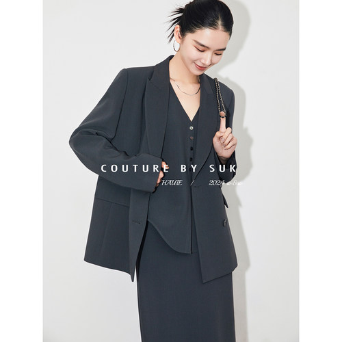 SUK Gentlewoman！老钱风纸片人马夹半裙极简宽松阔版西装三件套 - 图2