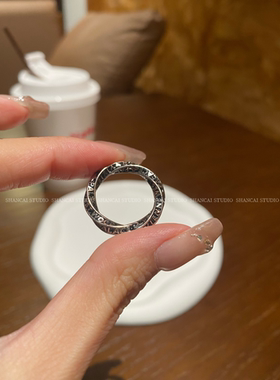 SHANCAI | 字母螺旋纹莫比乌斯环戒指朋克风叠戴choker指环